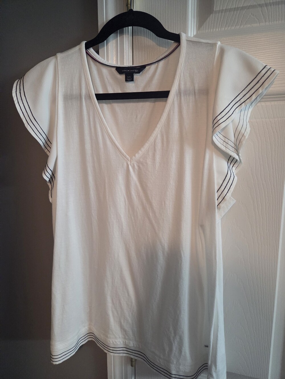 Tommy Hilfiger size Large White V-Neck Flutter Sleeve Top